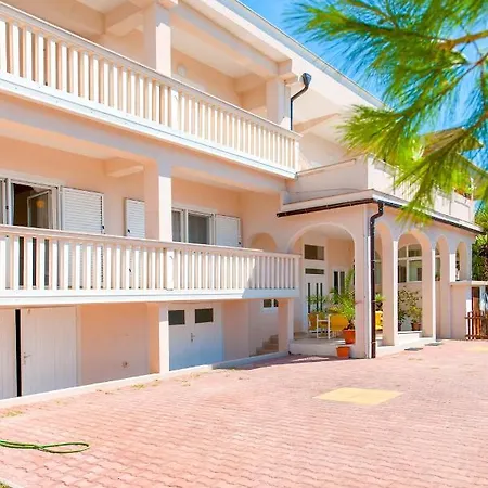 Apartment Facini *